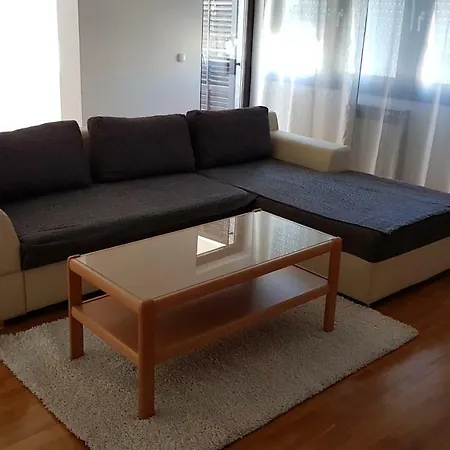 Apartment Apartman Aves *