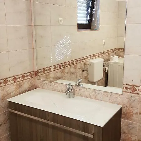 Apartment Apartman Aves Sibenik
